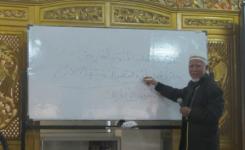 KH. Muchtar Adam saat mengisi pengajian tasawwuf di rumahnya, Bandung pada Minggu (02/03).