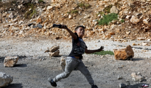 Potret Keberanian Anak Palestina Lawan Tentara Zionis Israel 1