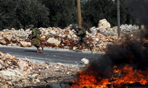 Potret Keberanian Anak Palestina Lawan Tentara Zionis Israel 3
